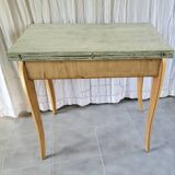 Extendable table