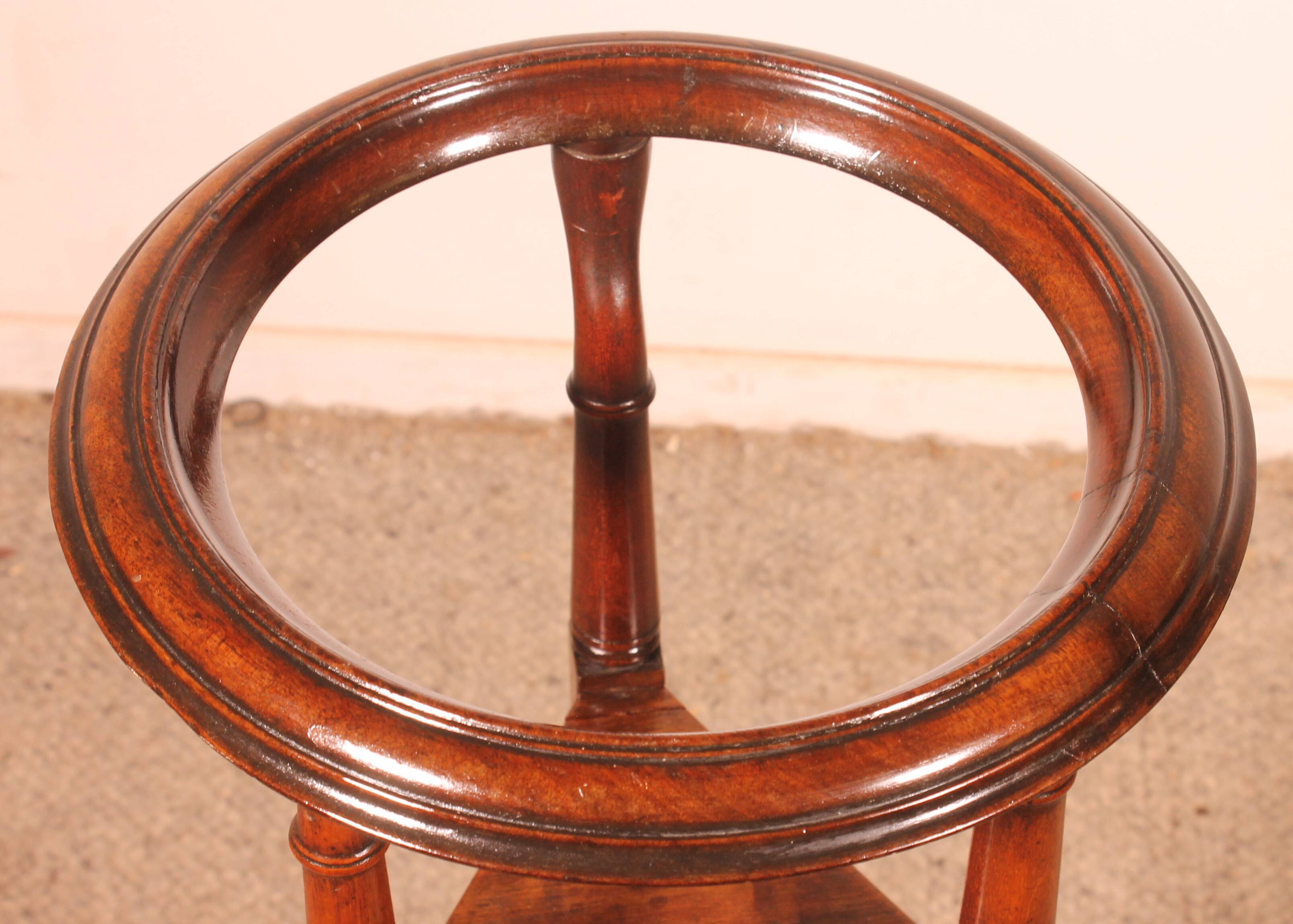 18th century mahogany barber's or pocket emptier