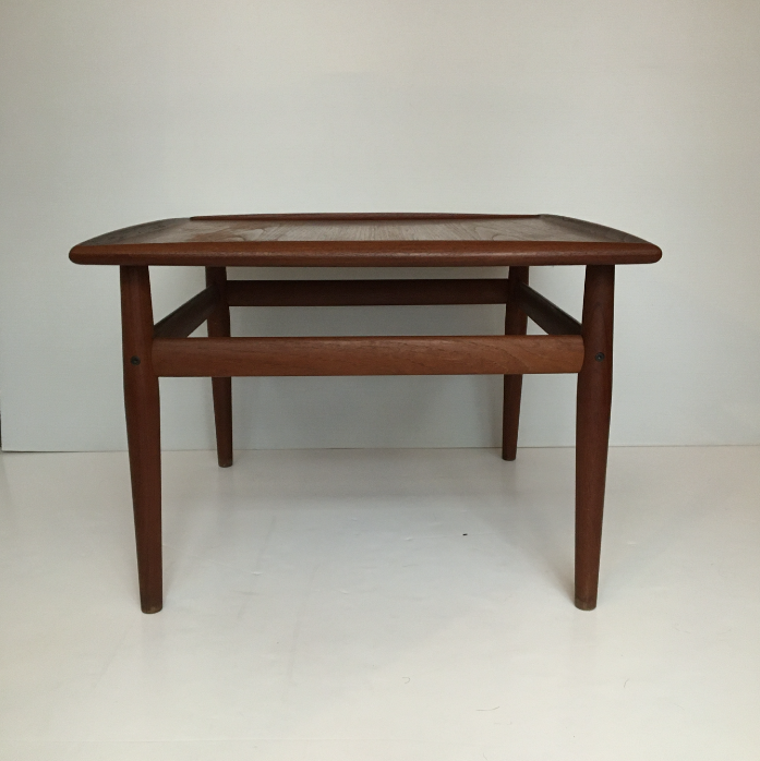 Square coffee table Grete Jalk