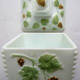 Sugar, white opaline opaline dabsked candy: Golden treils and grapes