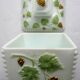 Sugar, white opaline opaline dabsked candy: Golden treils and grapes