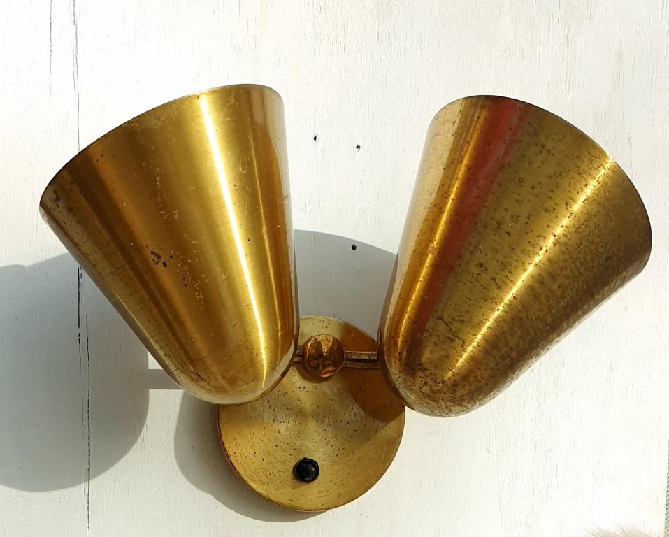 Double wall lamp adjustable brass cocottes