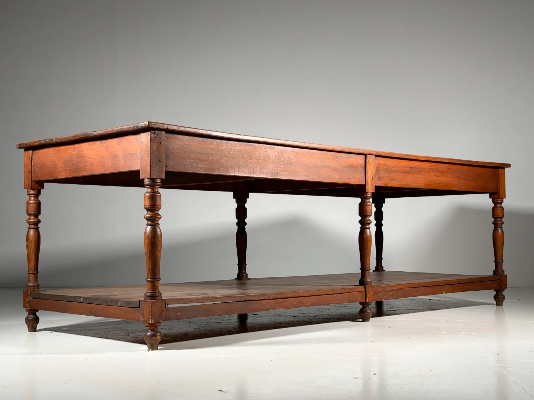 Table drapier belge vers 1920