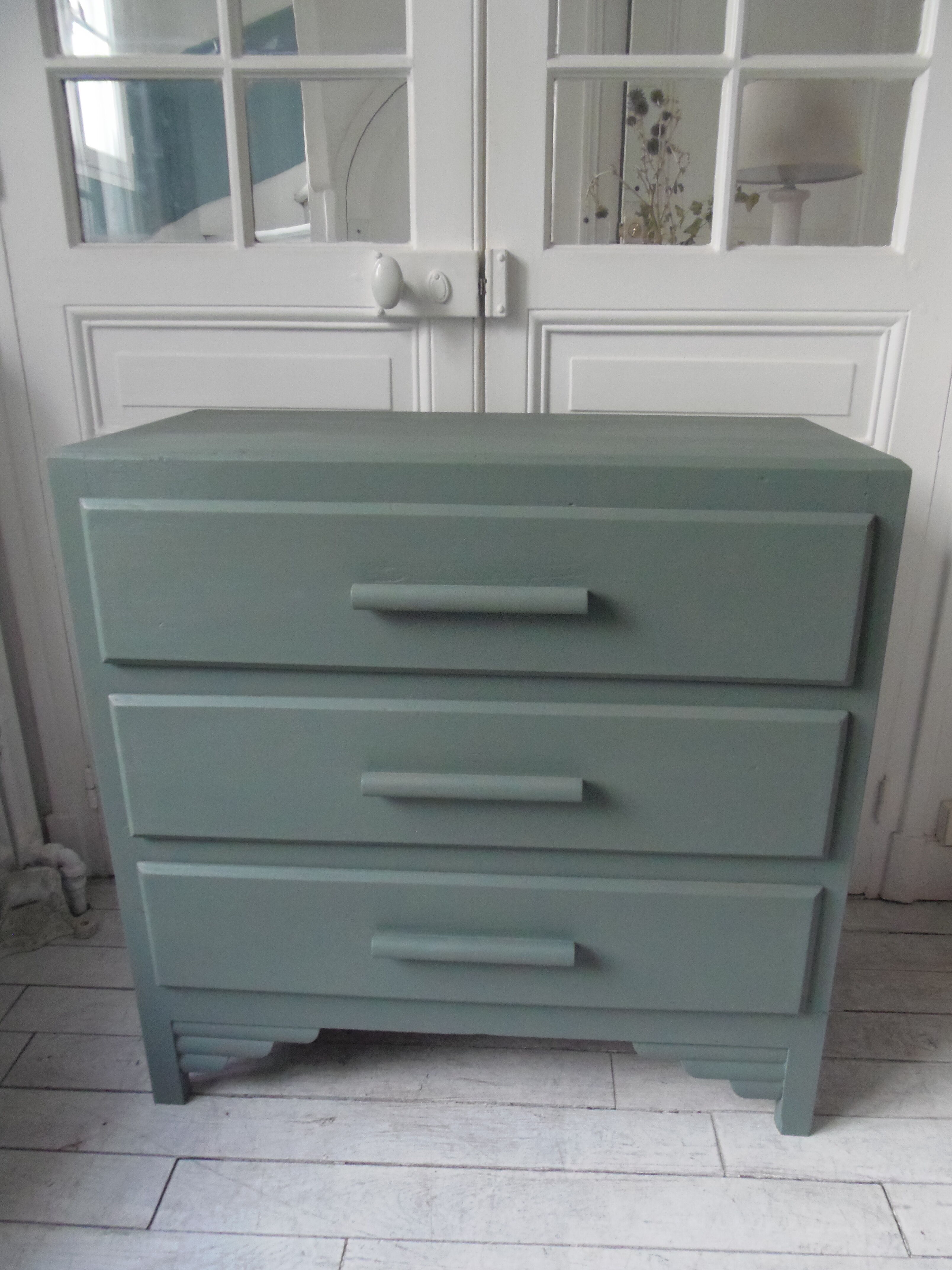 Vintage chest of drawers
