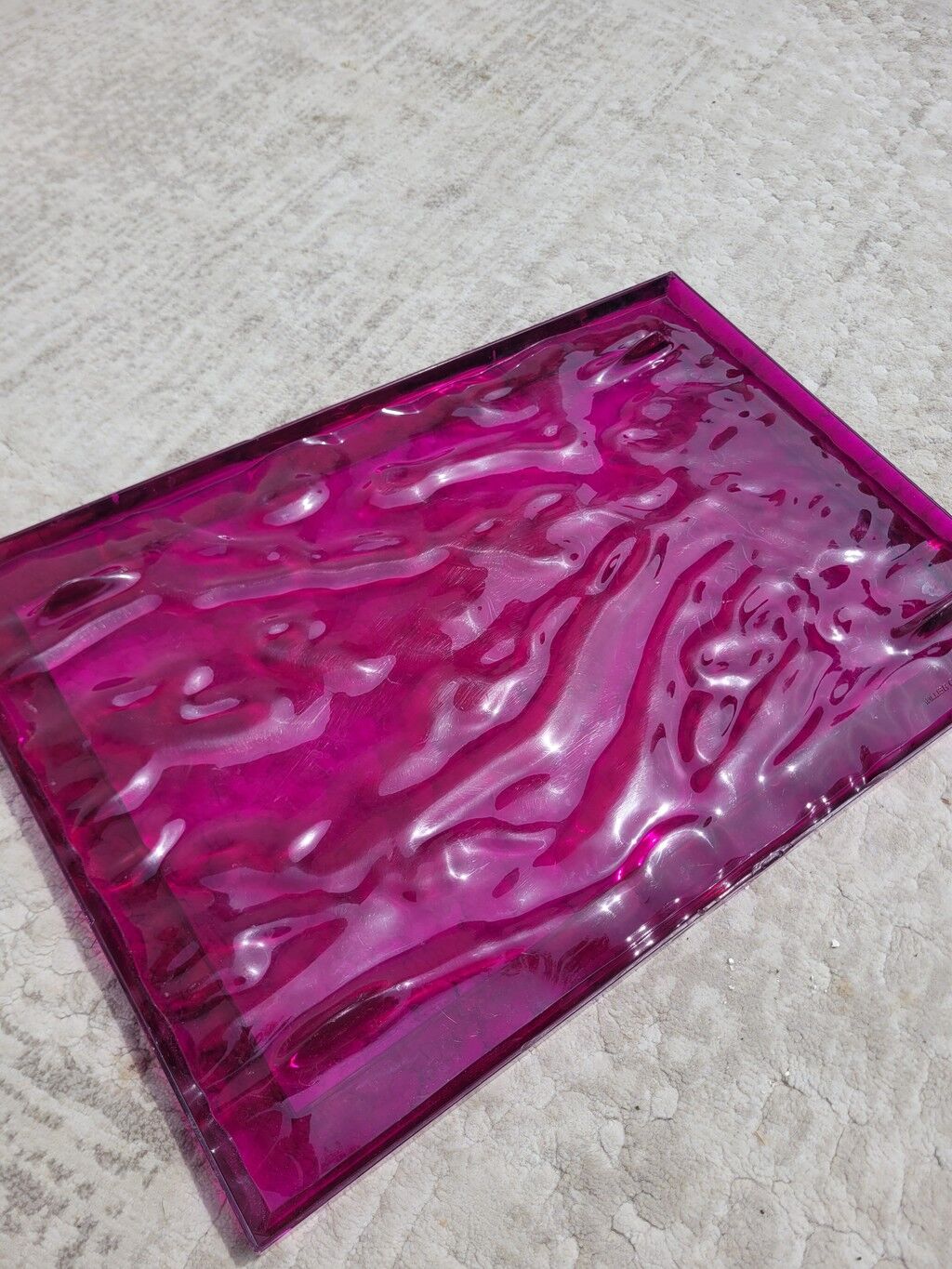 Plateau Kartell Dune rose par Mario Bellini