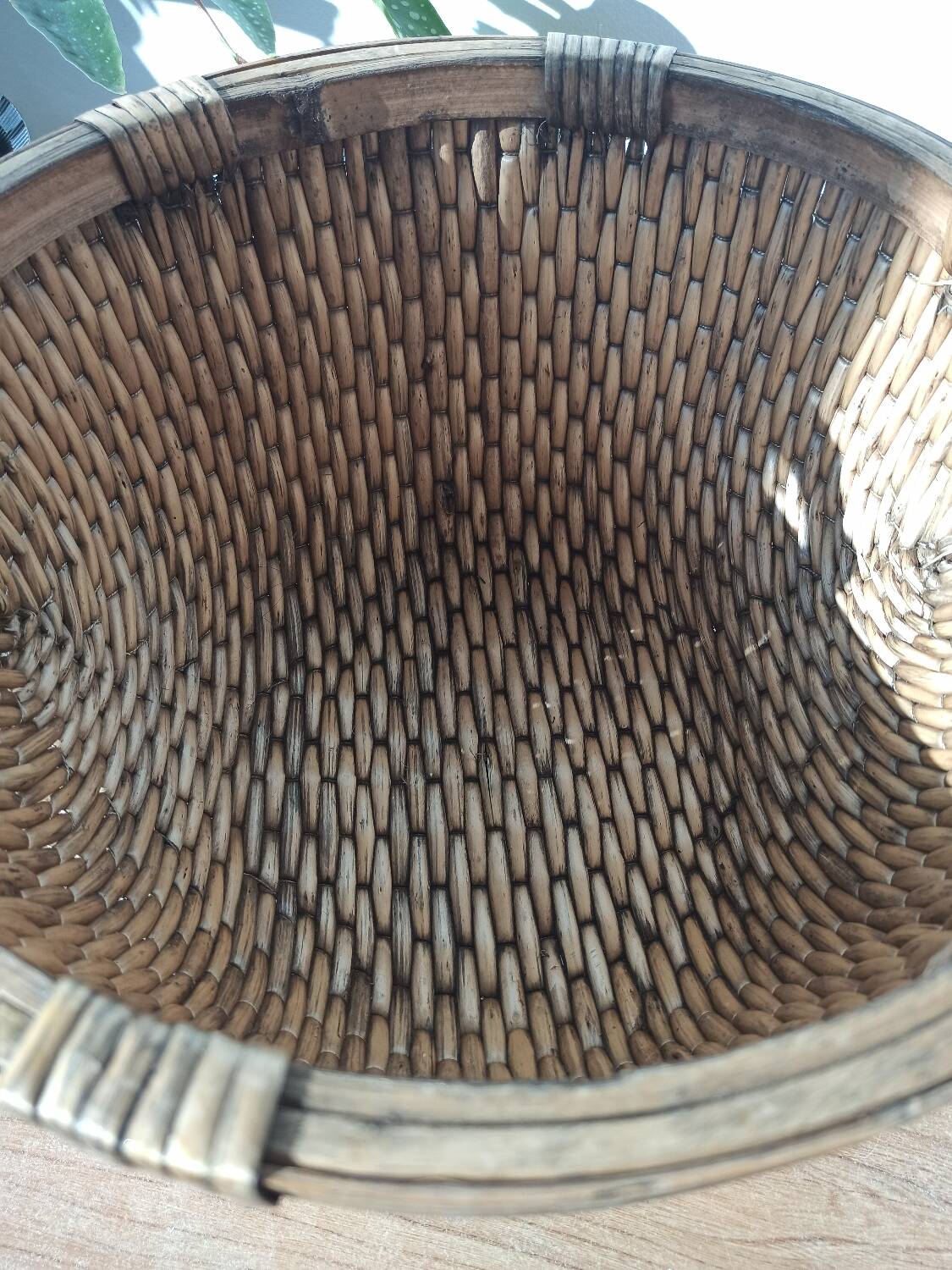 Vintage woven rattan basket - Traditional Asian wickerwork