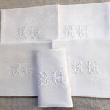 5 serviettes de table  monogrammées "EH"