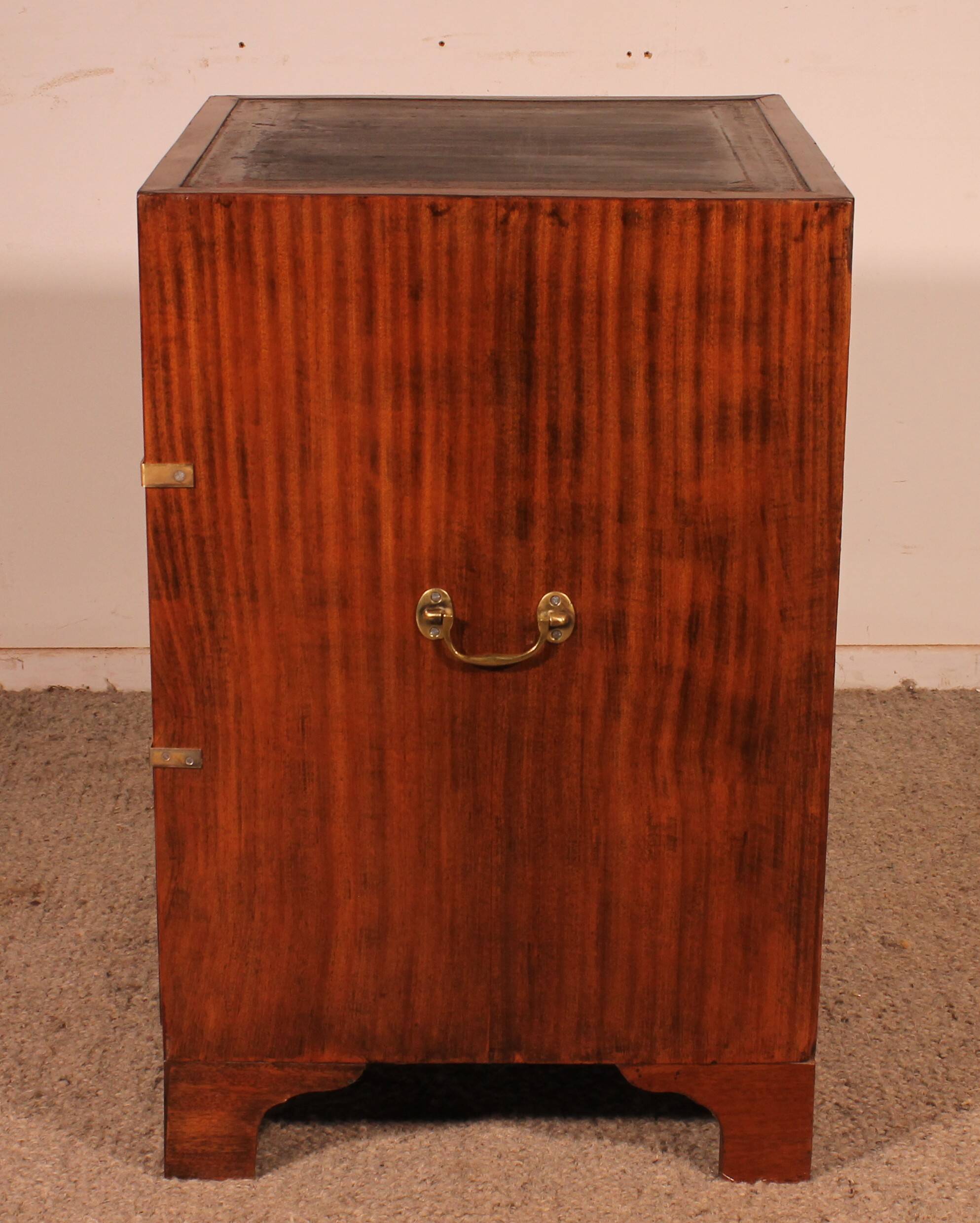 small marine or military chest of drawers in mahogany - 19th century