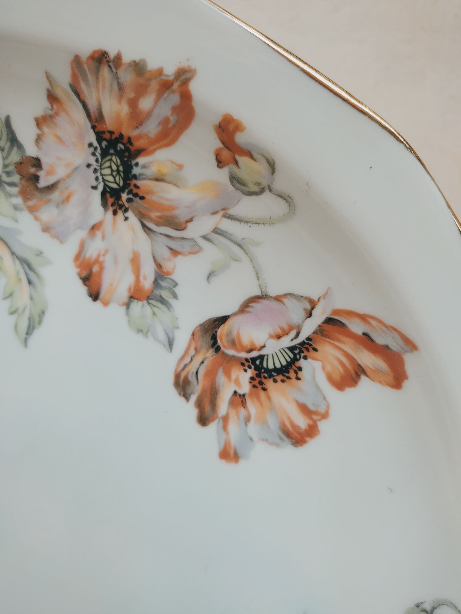 Art Deco hollow dish in porcelain