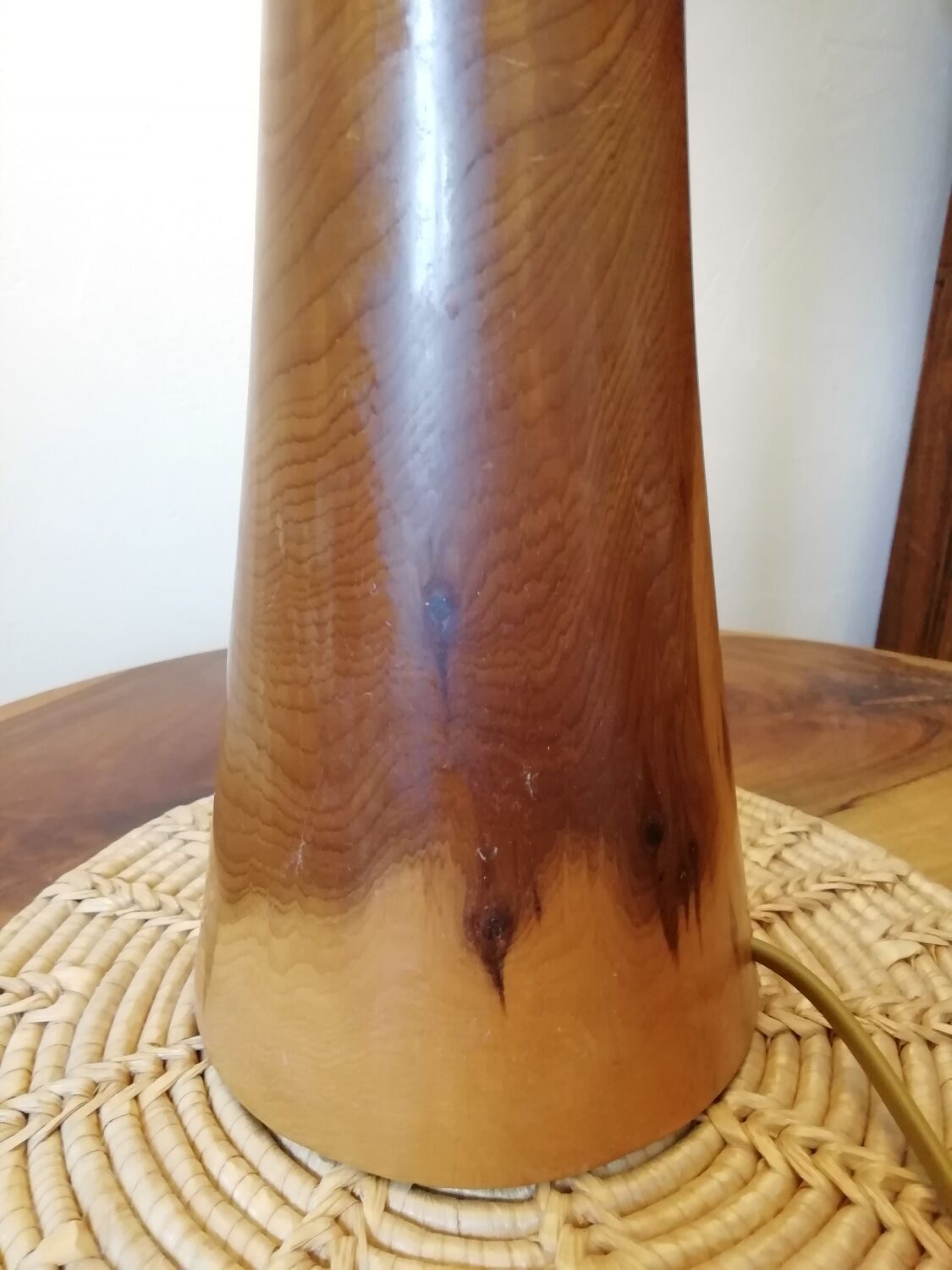Wooden foot lamp