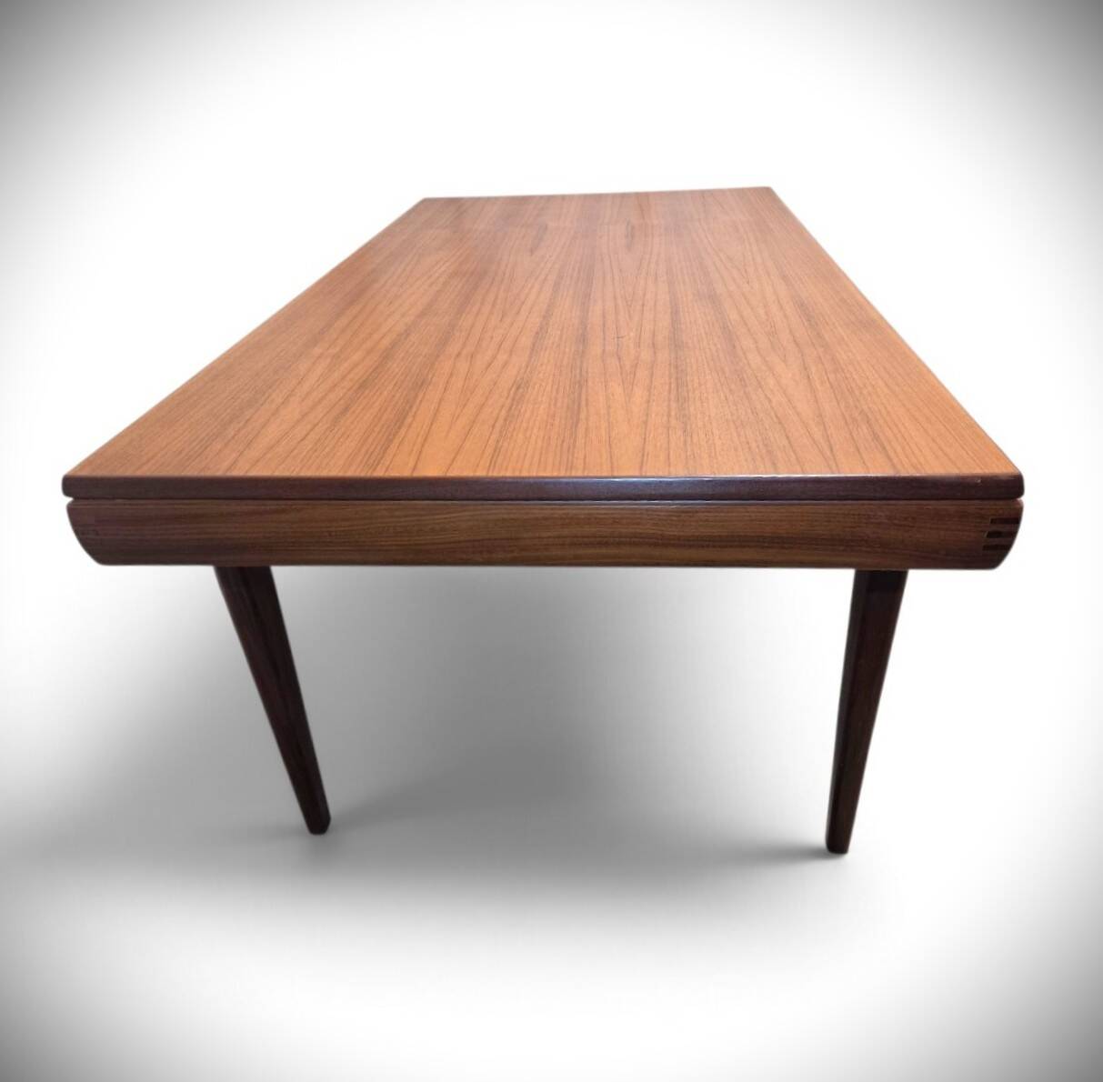 Table de salle à manger design scandinave mid-dentury