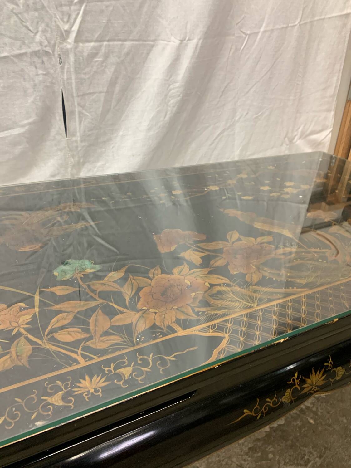 Vintage Japanese-style coffee table in painted lacquered wood