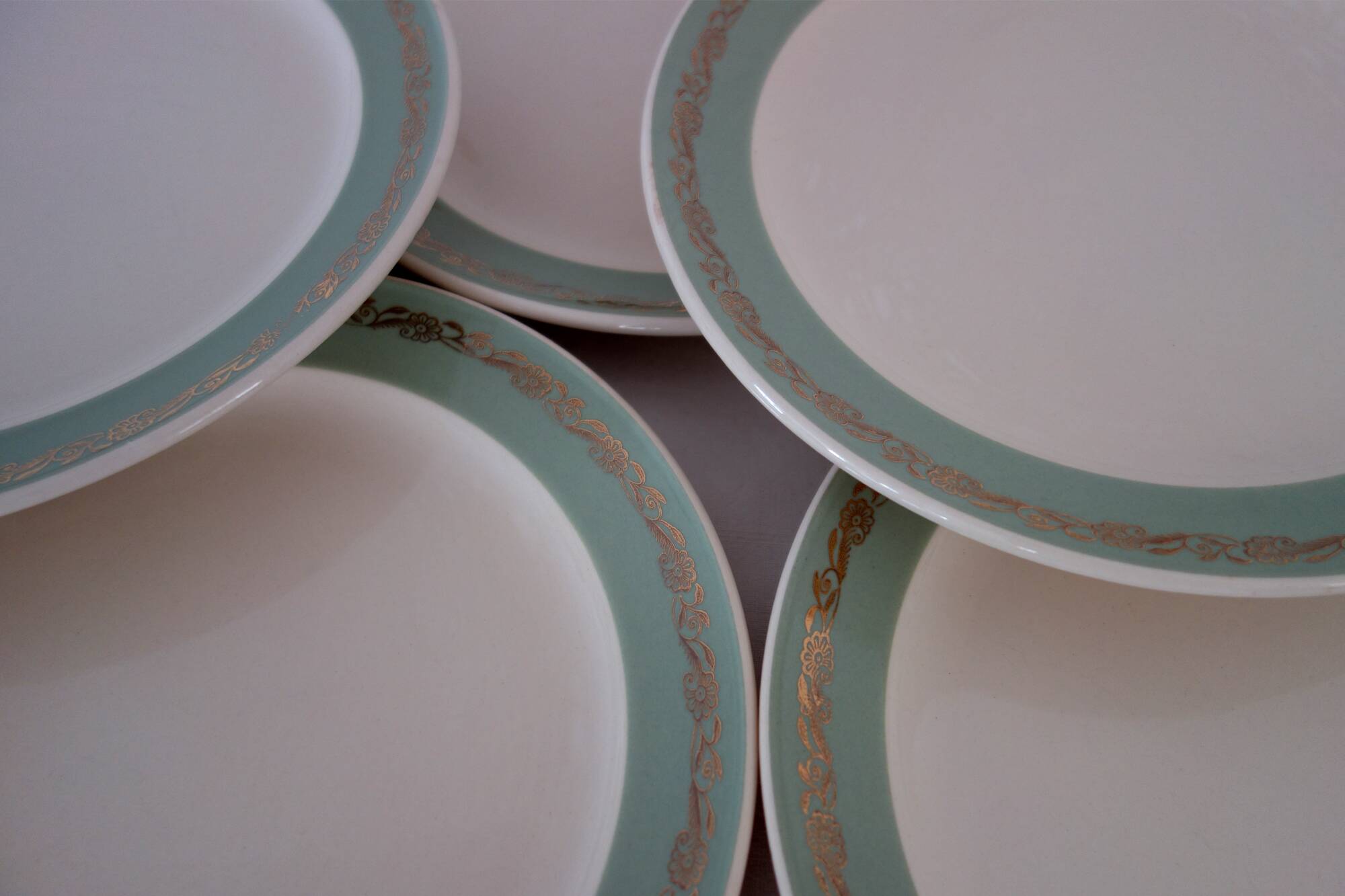 Set of 8 Villeroy and Boch flat plates, vintage Mettlach