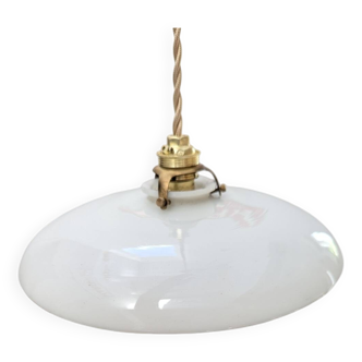 Suspension, baladeuse Art déco en opaline lisse