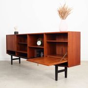 Buffet en teck, design danois, années 1970, production : Danemark
