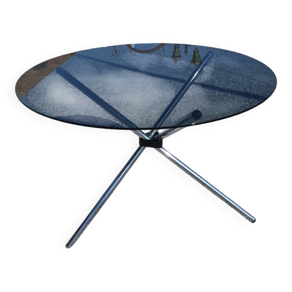 Table rond en métal chromé dessus verre fumé des années 70
