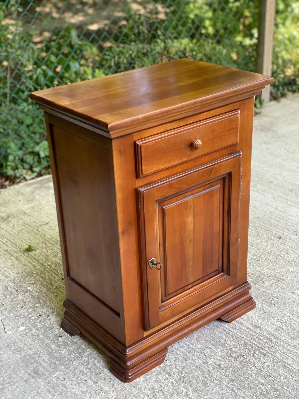 Vintage chest of drawers in solid oak wood Louis Philippe 20th century