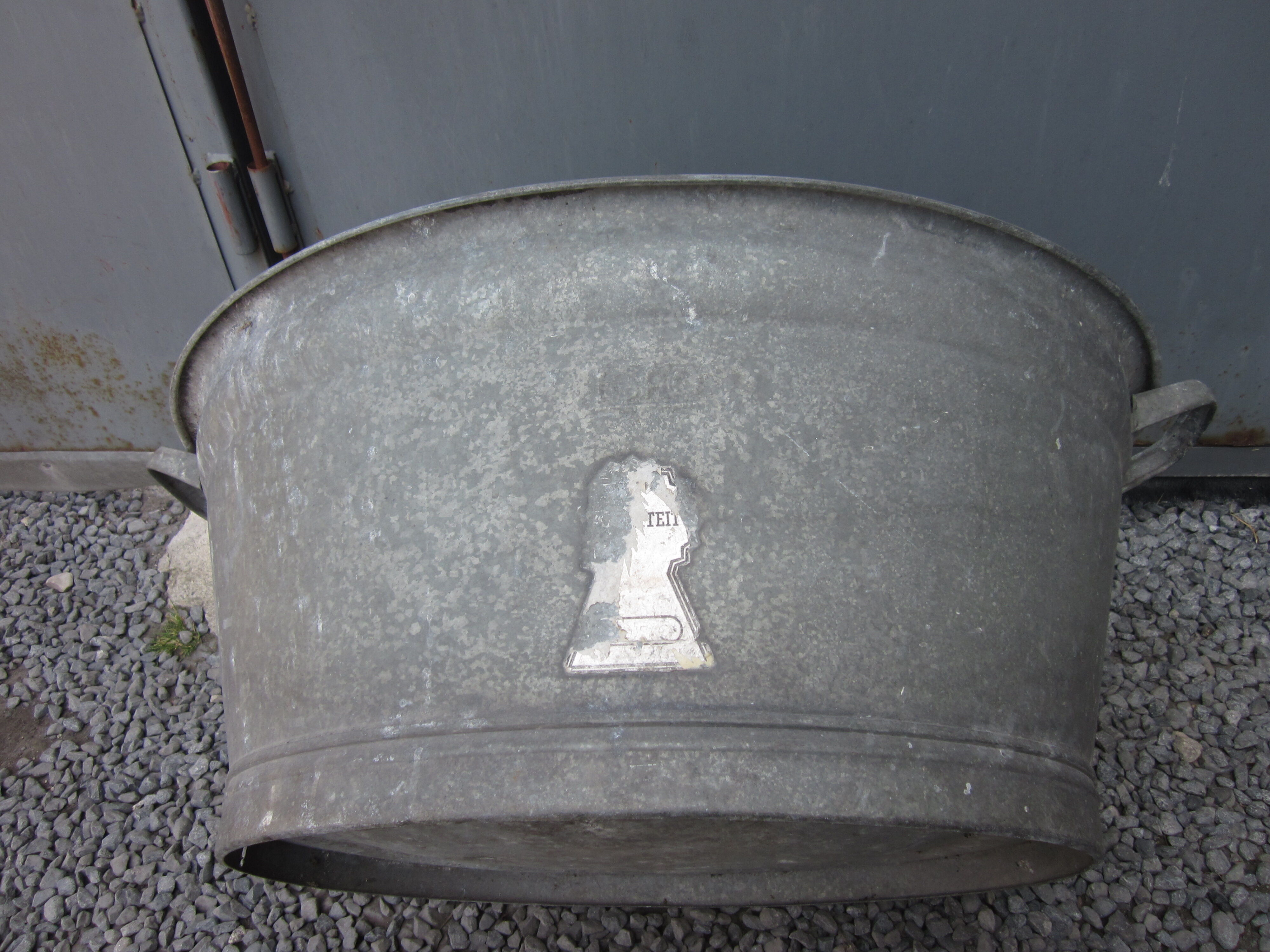 Zinc basin