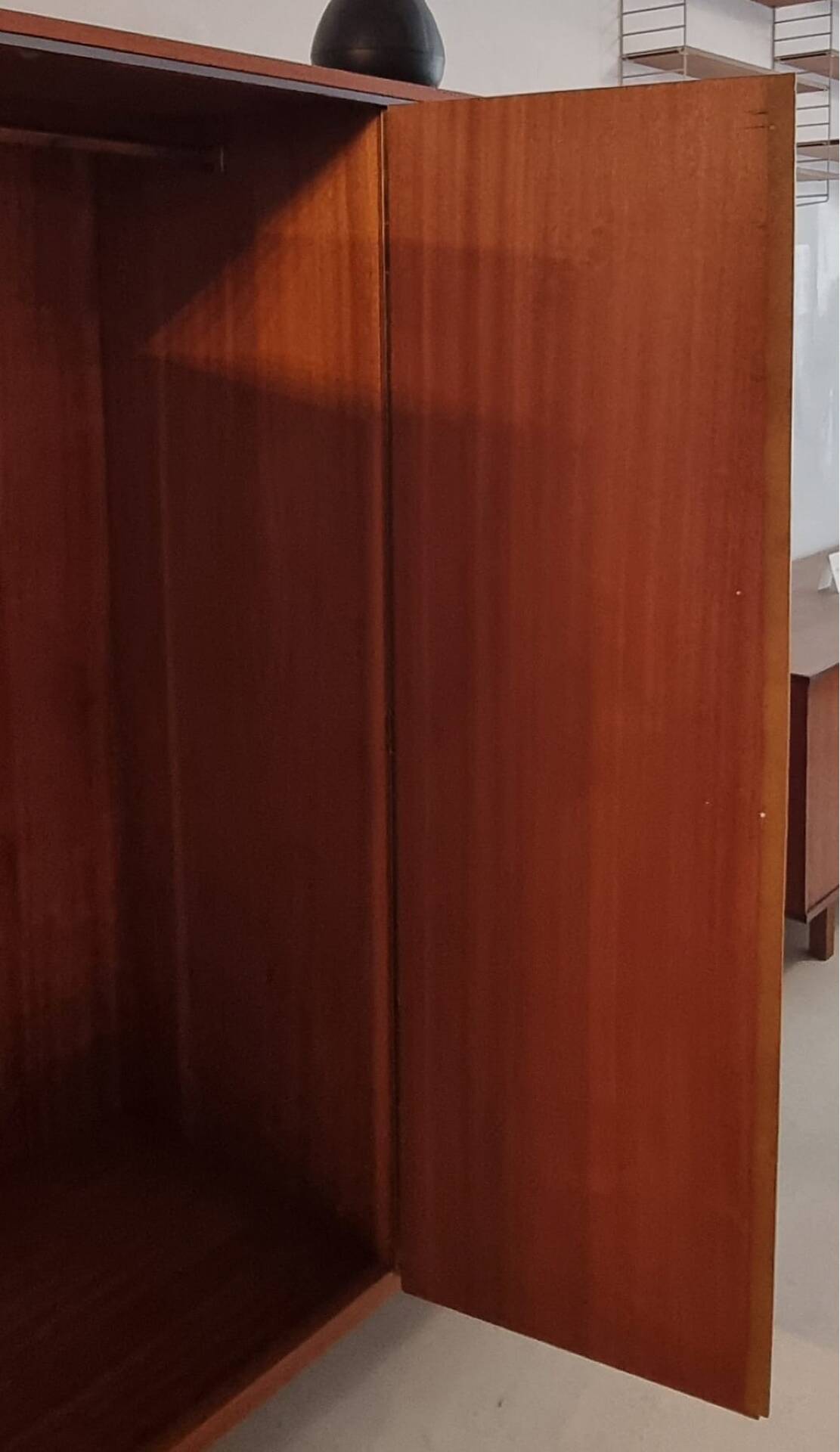 Armoire du milieu du siècle