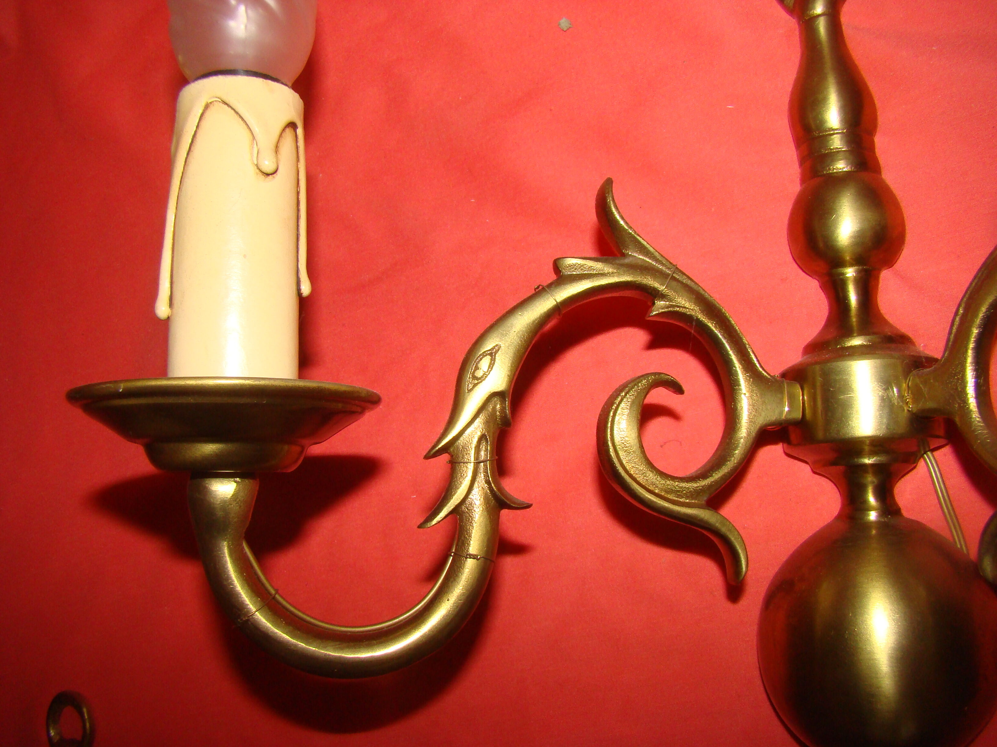 Pair of bronze wall lights with 2 arms in "Dutch" style.