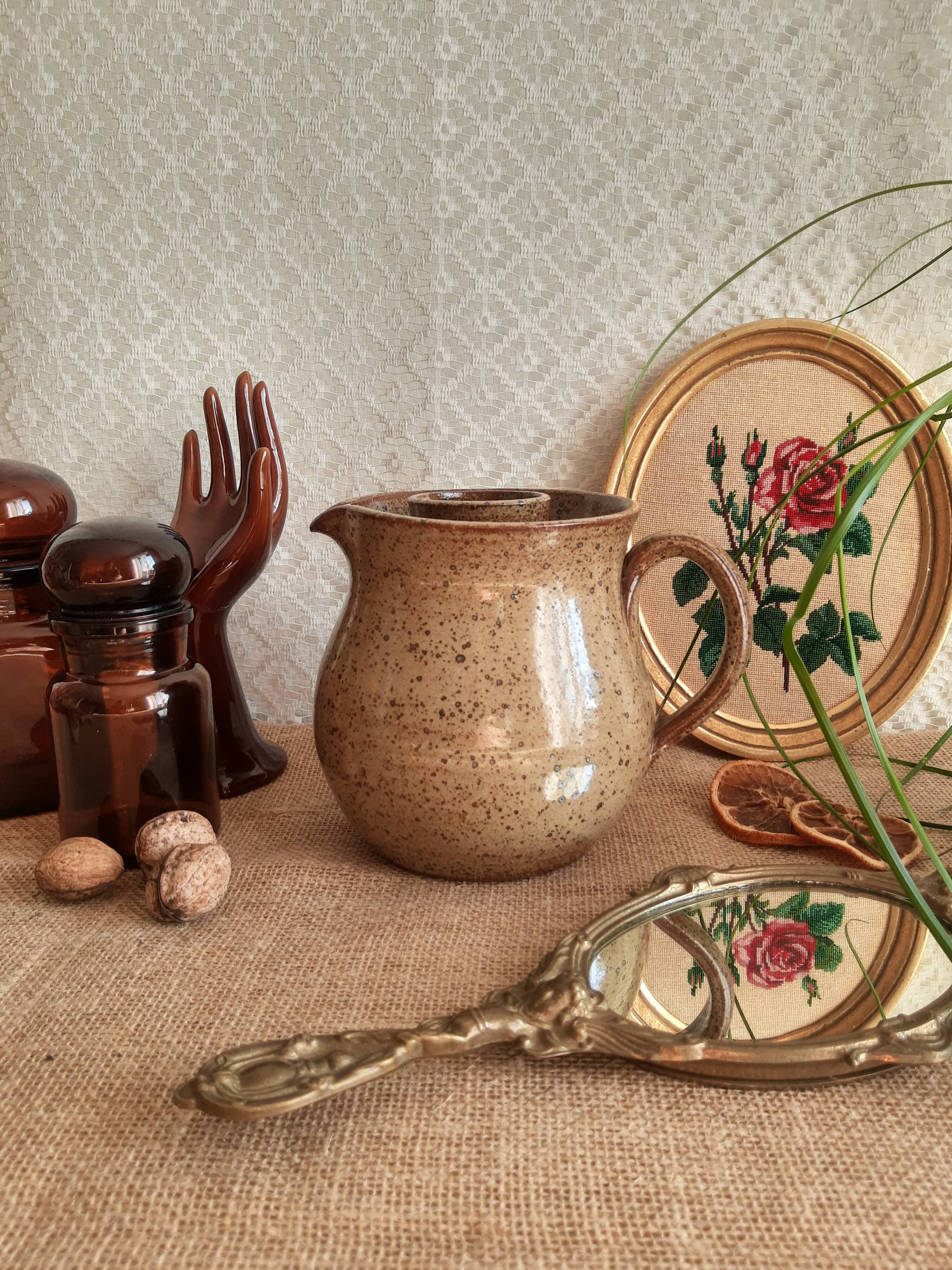 Enamelled stoneware decanter / pitcher with ice cube reserve - vintage