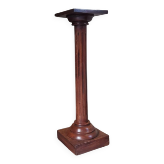 Fluted column in solid wood