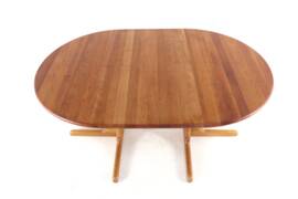Round 2x Extendable Dining Table "Tjórn" - danish design in teak