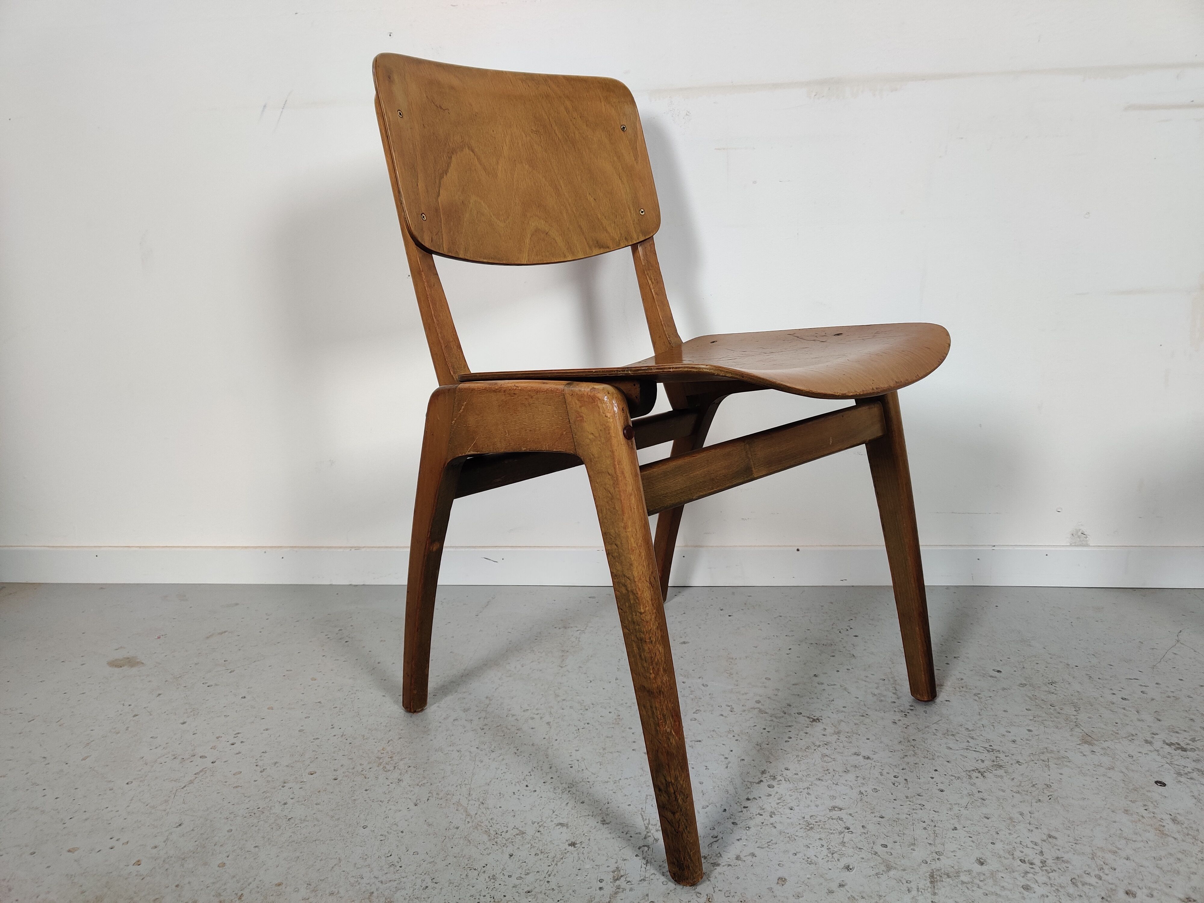 8 stackable vintage chairs 60s/70s