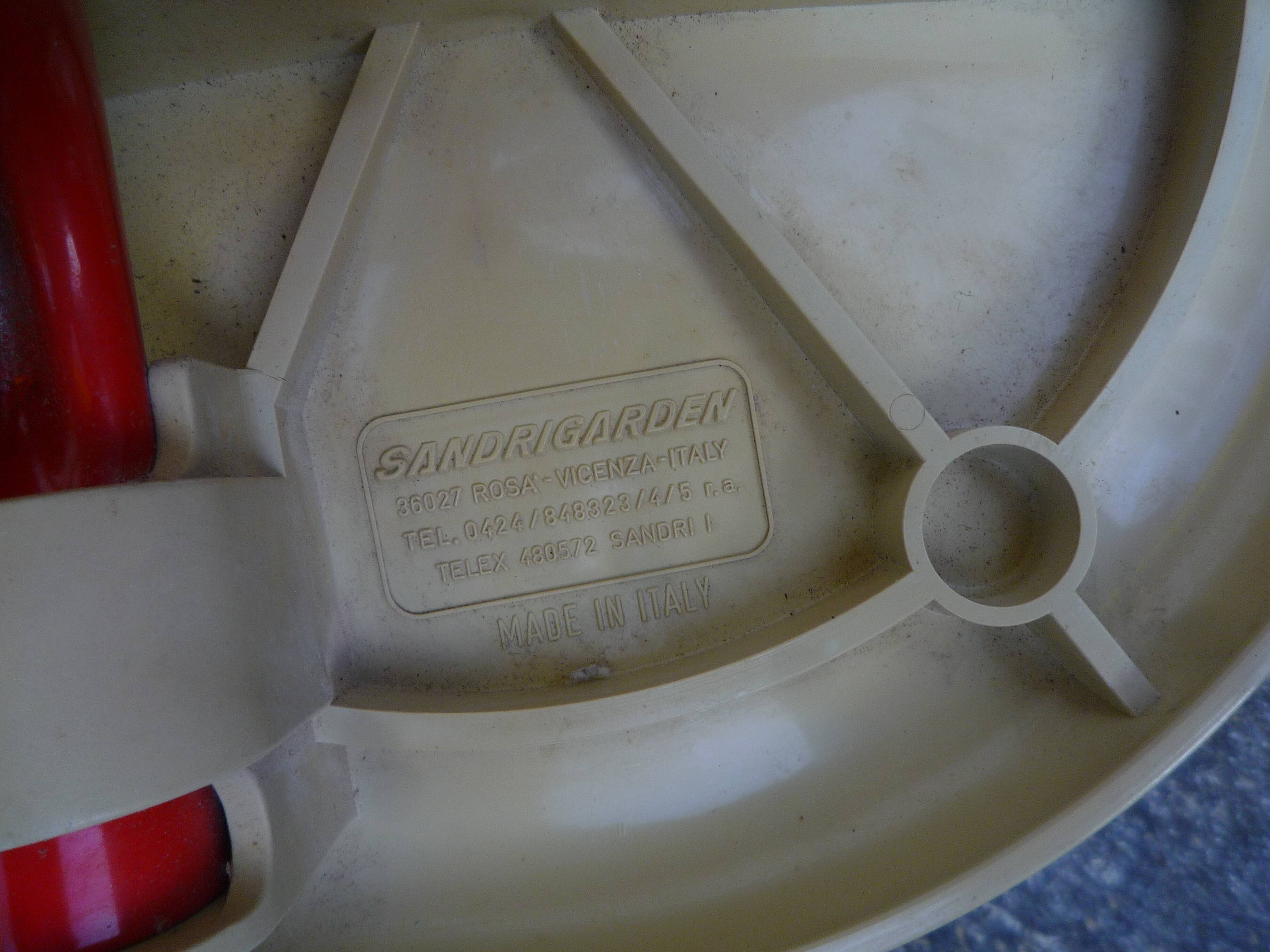 Ulisse cane stool/folding chair, red, Ivan Loss design, vintage Italian 1980s