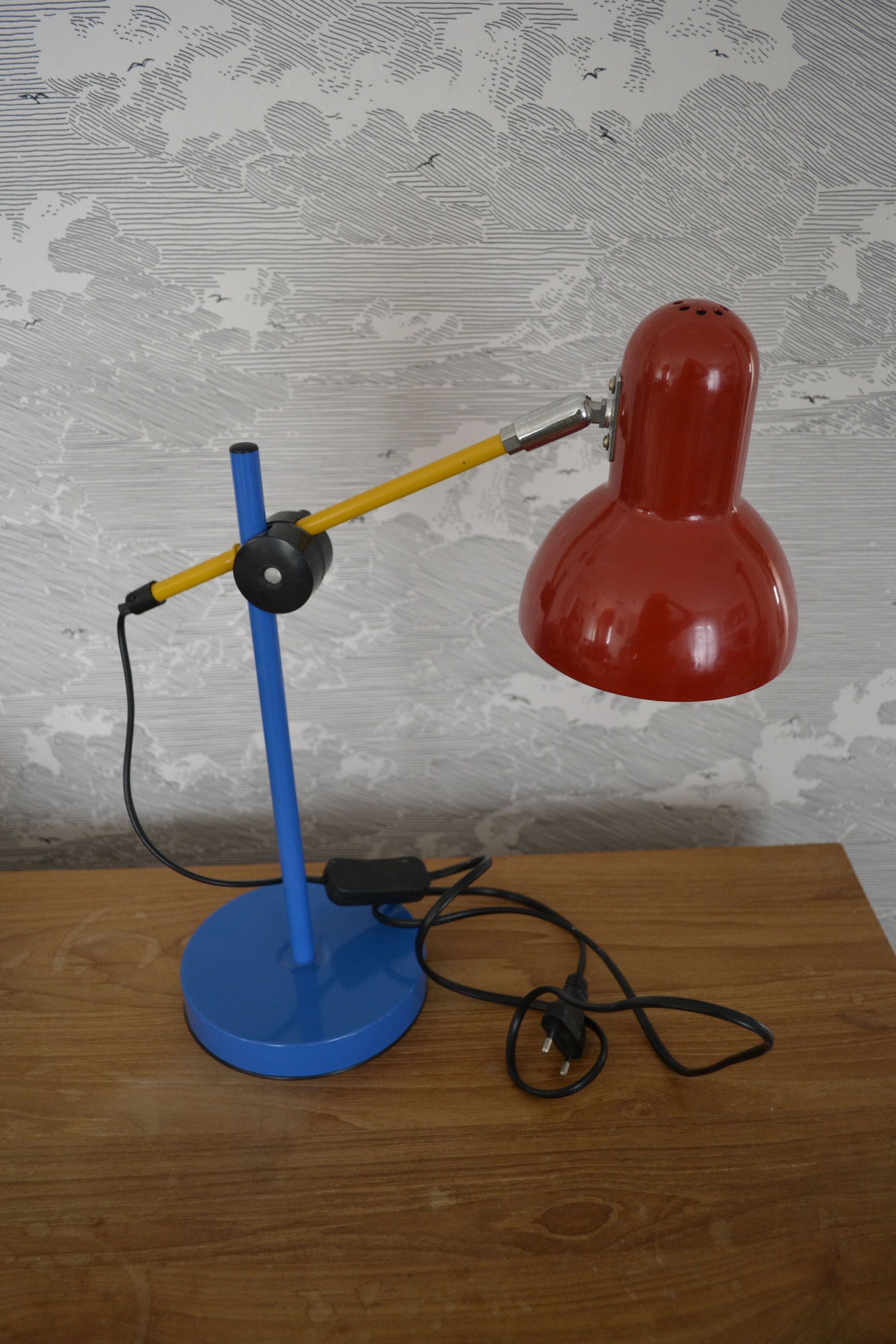 Multicolored articulated metal lamp