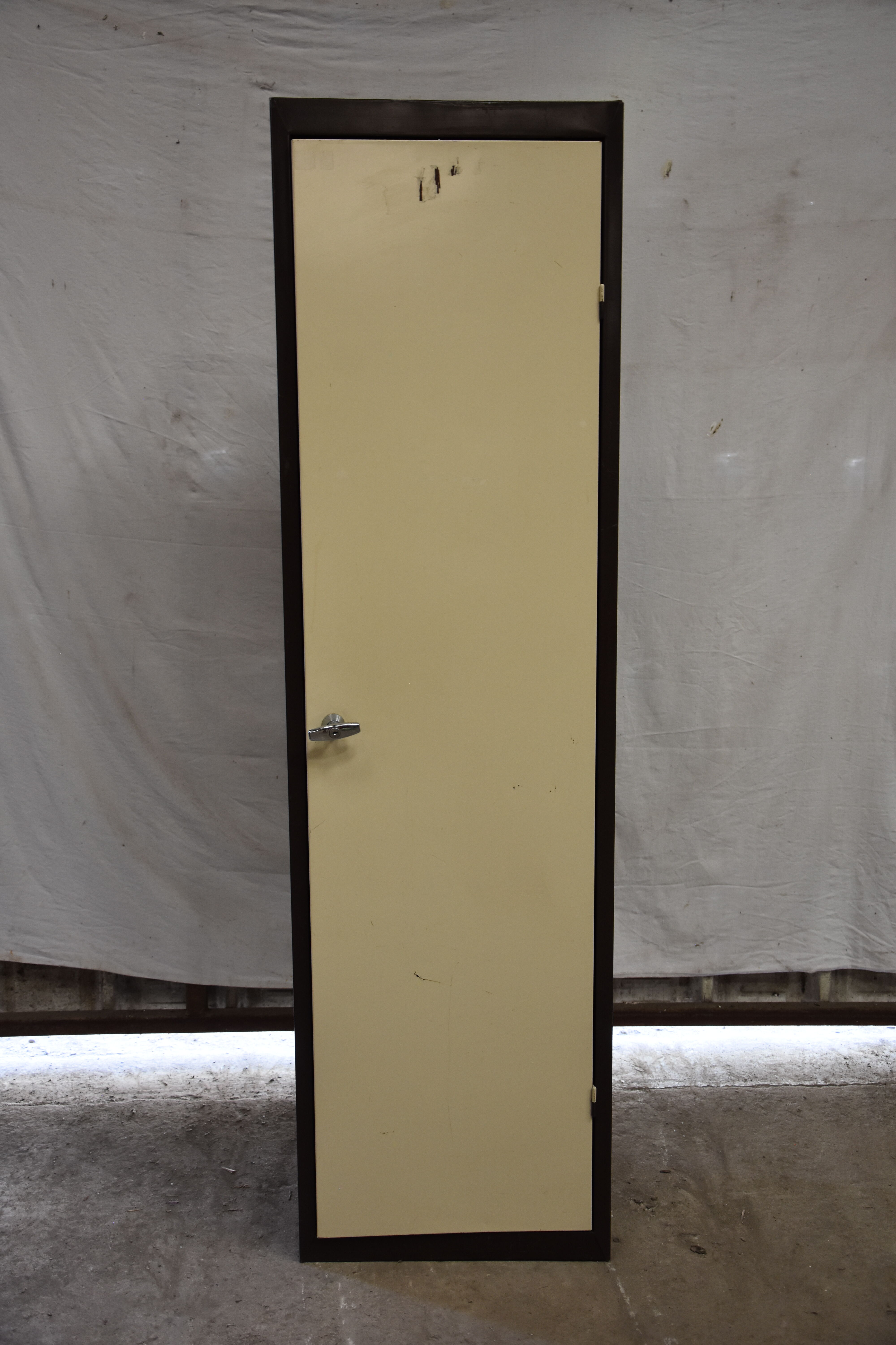 High metal cabinet 1 door