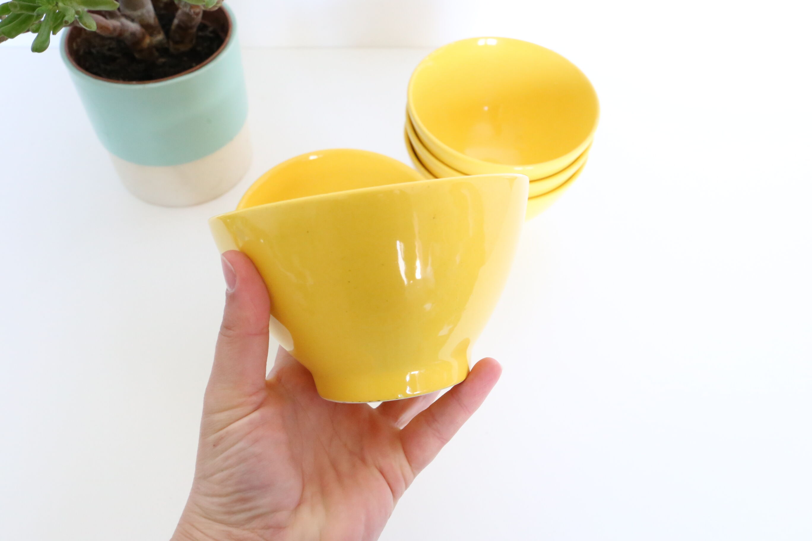 6 yellow bowls Moulin des Loups