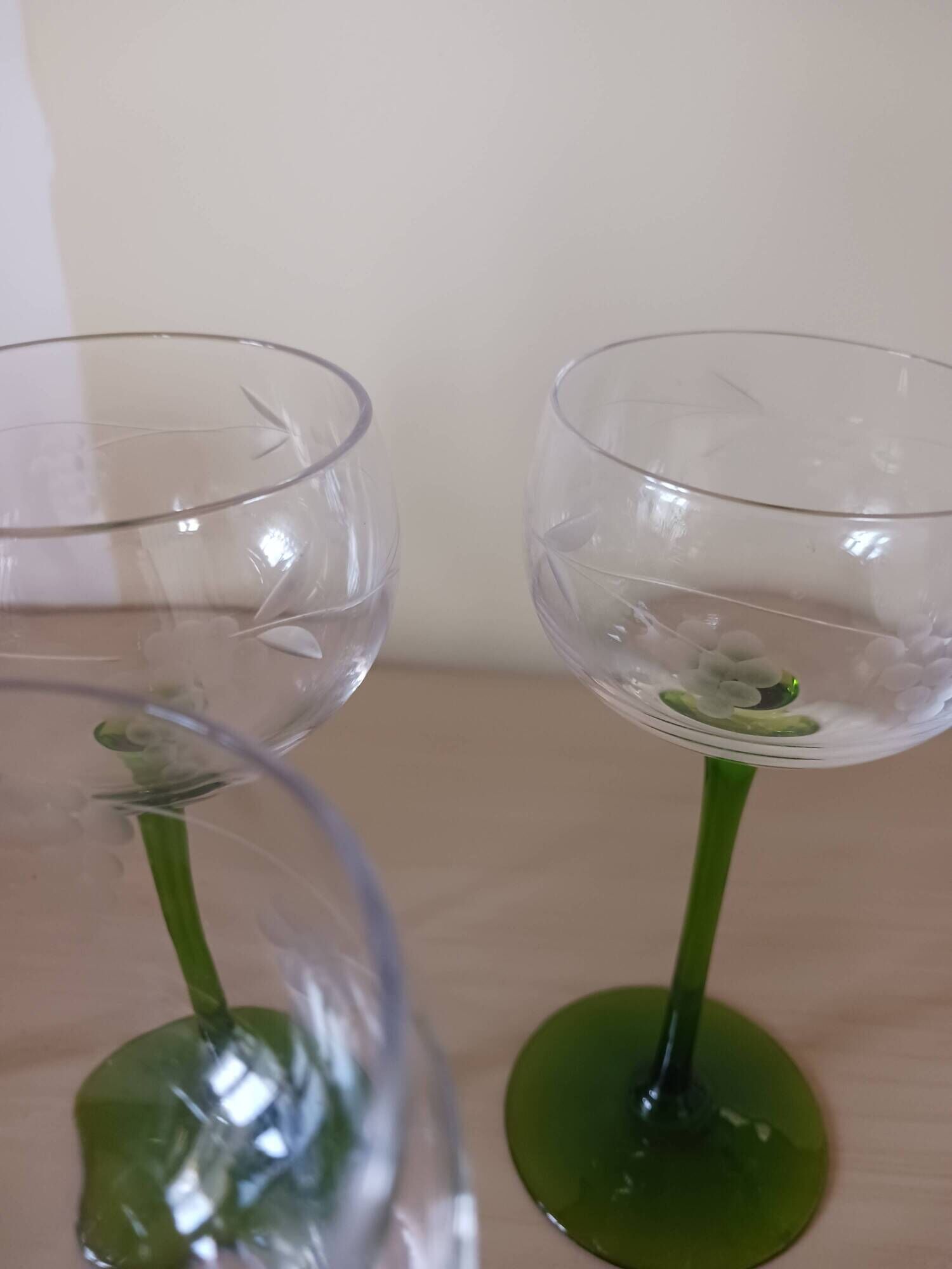 White wine glasses in crystal.