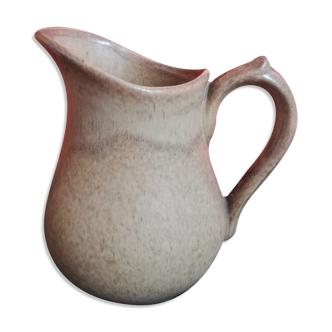 Sandstone pitcher