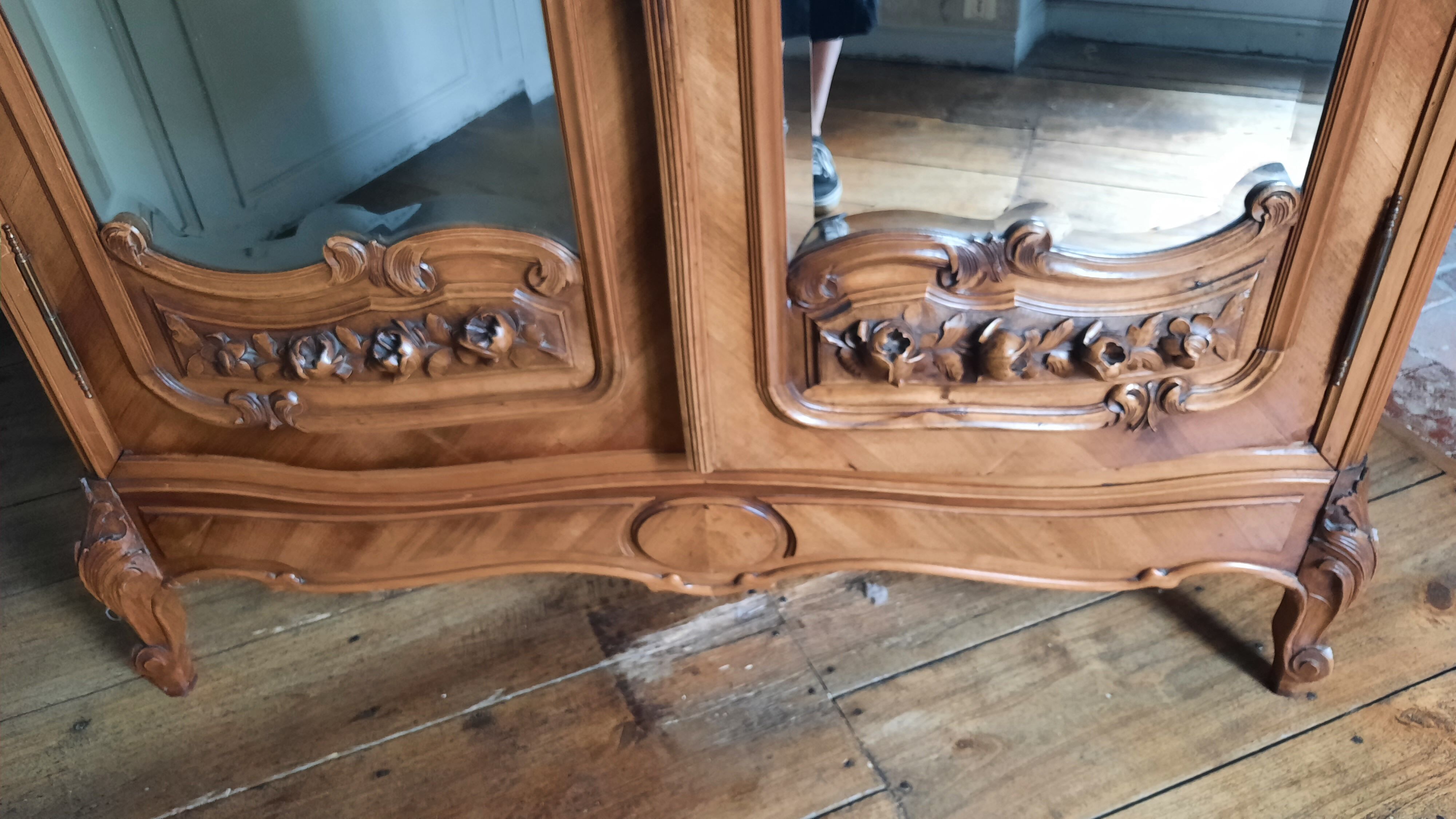 Armoire style louis XV rocaille