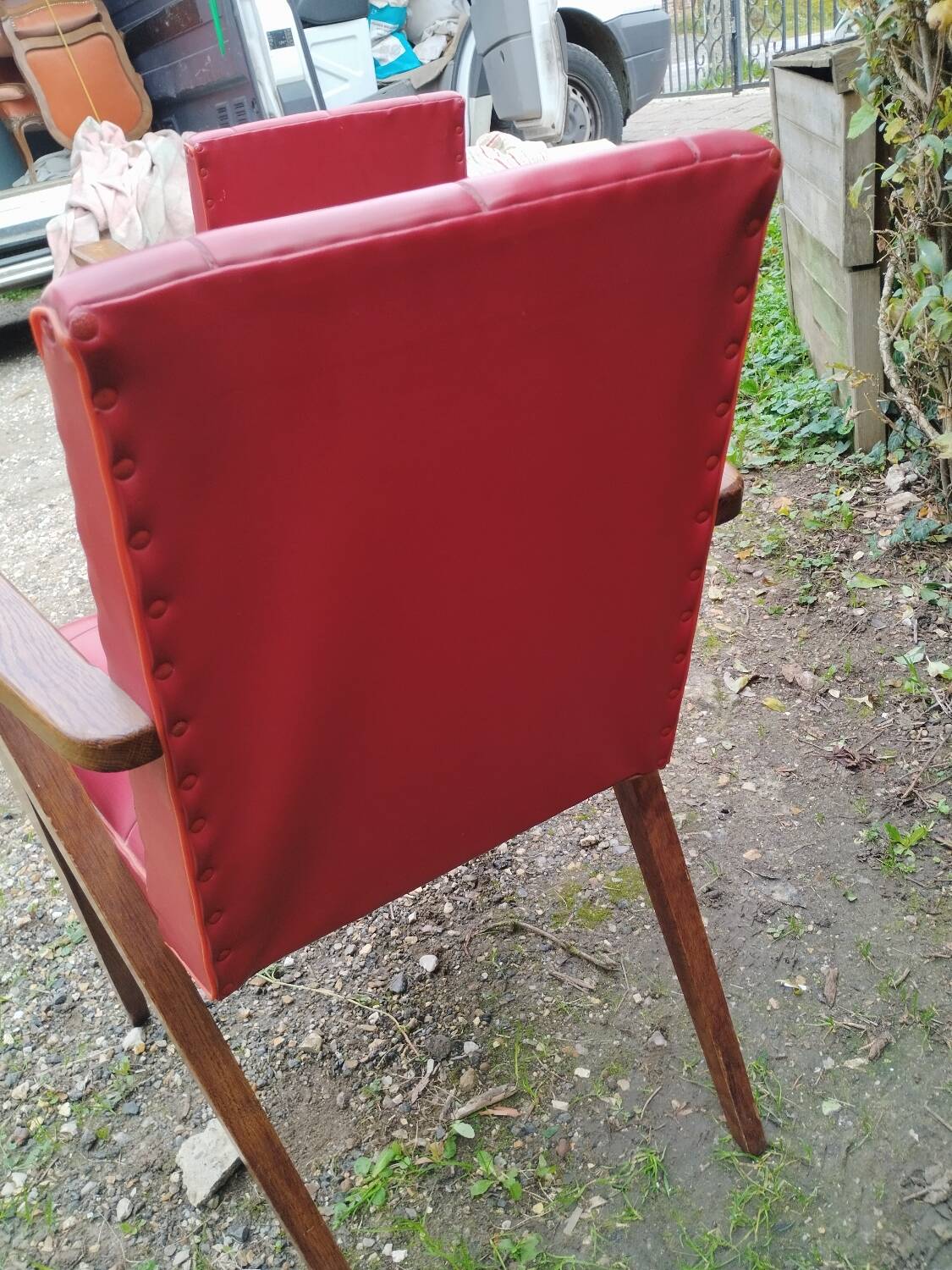 Paire de fauteuils anciens pieds compas