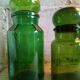 Trio de flacons d'apothicaire en verre vert
