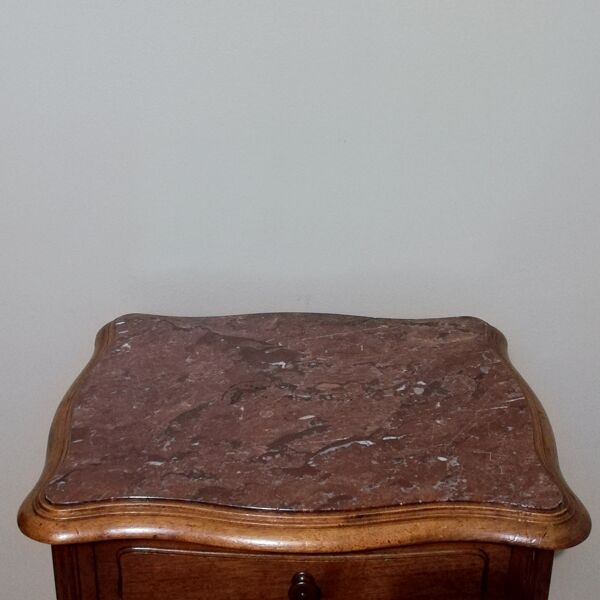 Table de chevet en chêne de style Louis XV