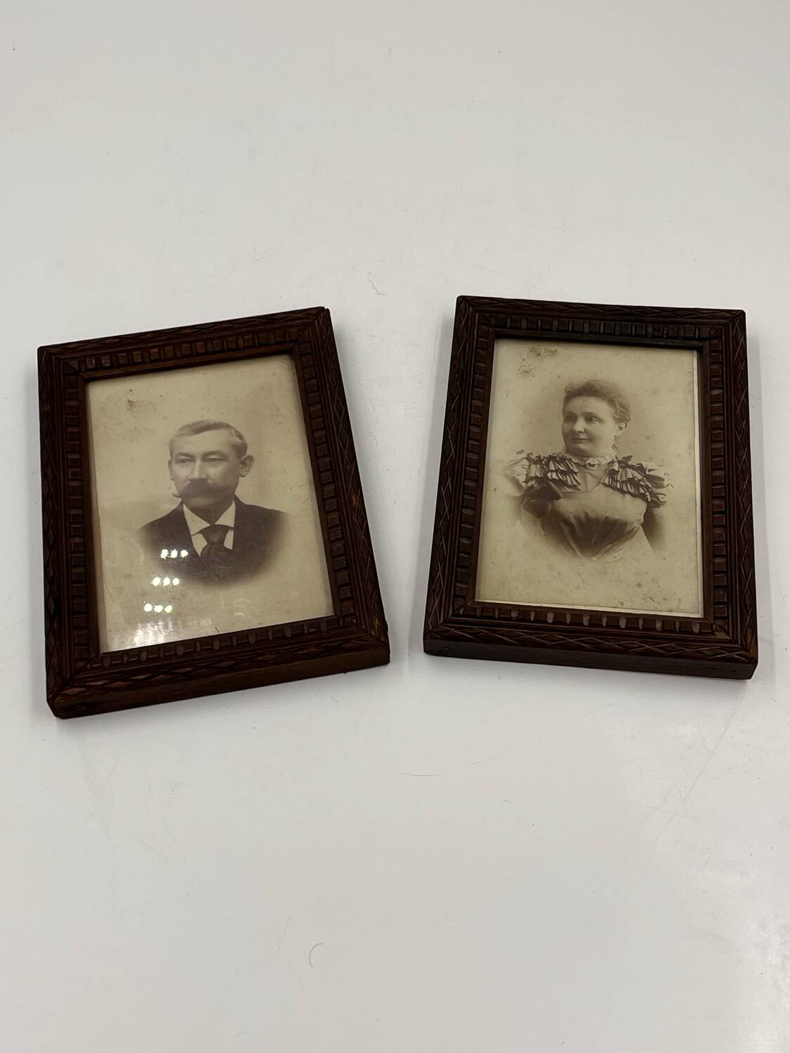 Wooden frame duo with relief
