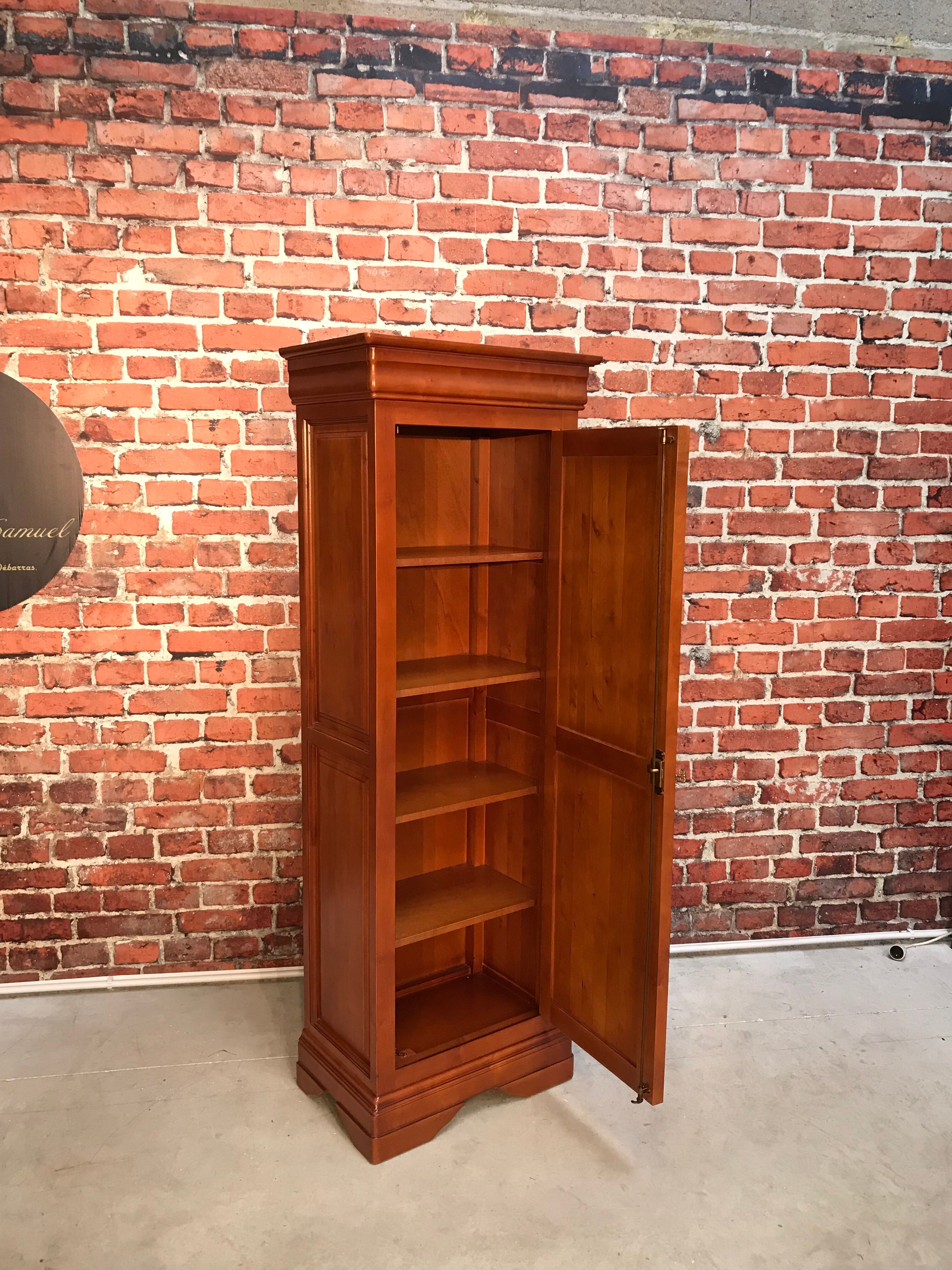Single swing cabinet