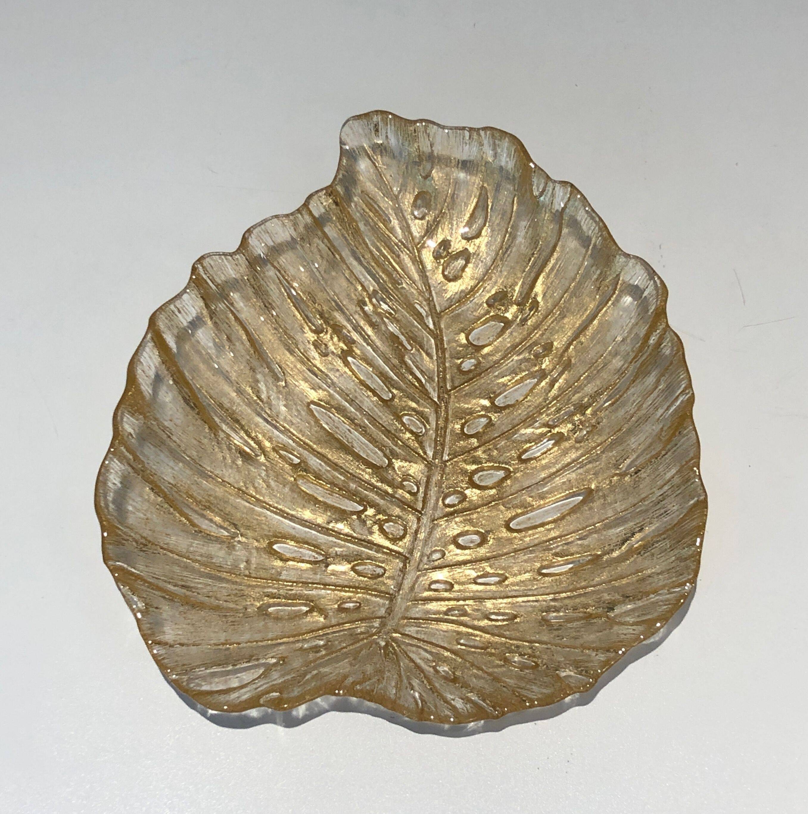 Leaf-shaped ashtray in Murano crystal