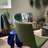 Table d'appoint space flat pack en bleu électrique