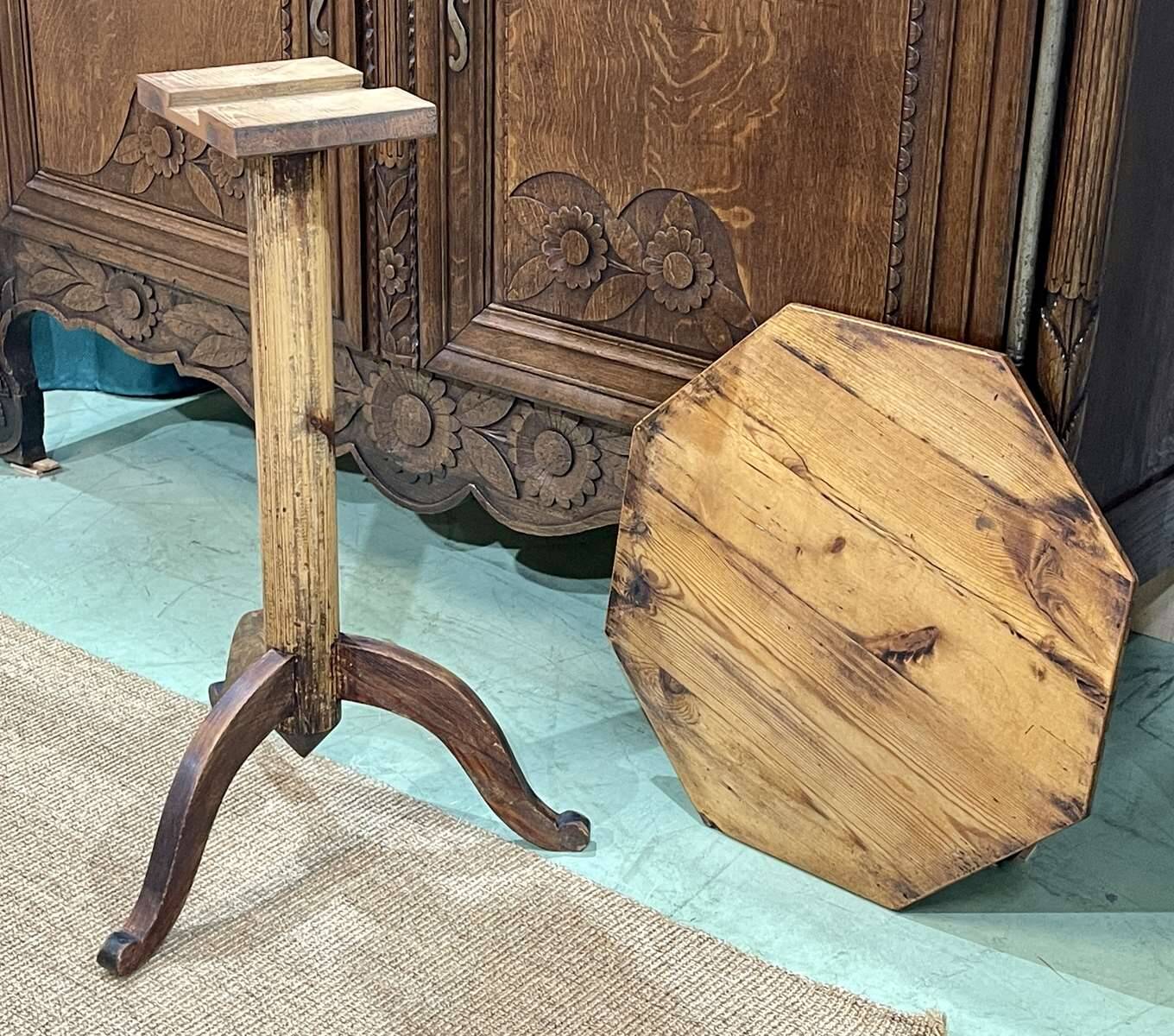 Fir pedestal table early 20th century