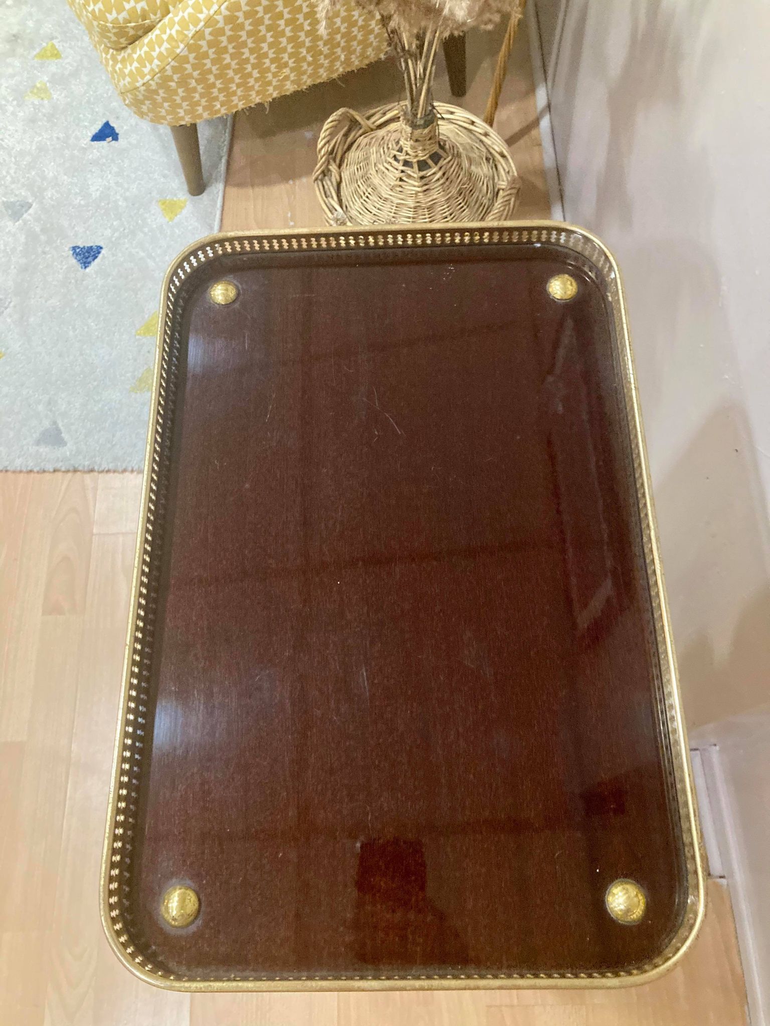 Rolling service in wood and brass
