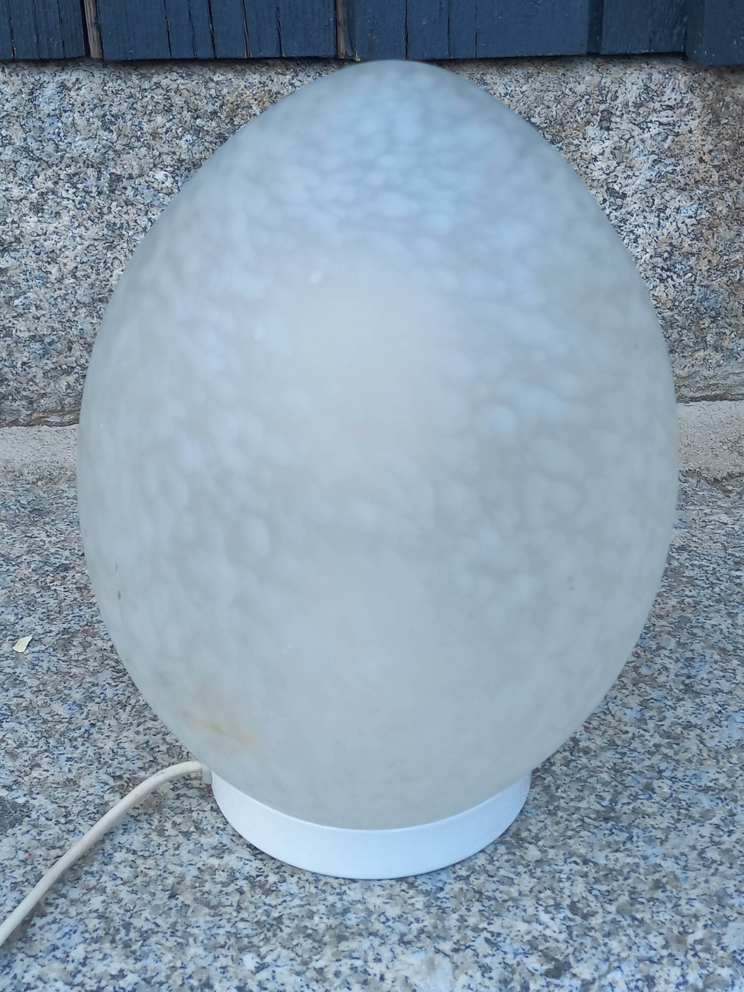 Speckled glass egg lamp by Vianne from the 1980s.