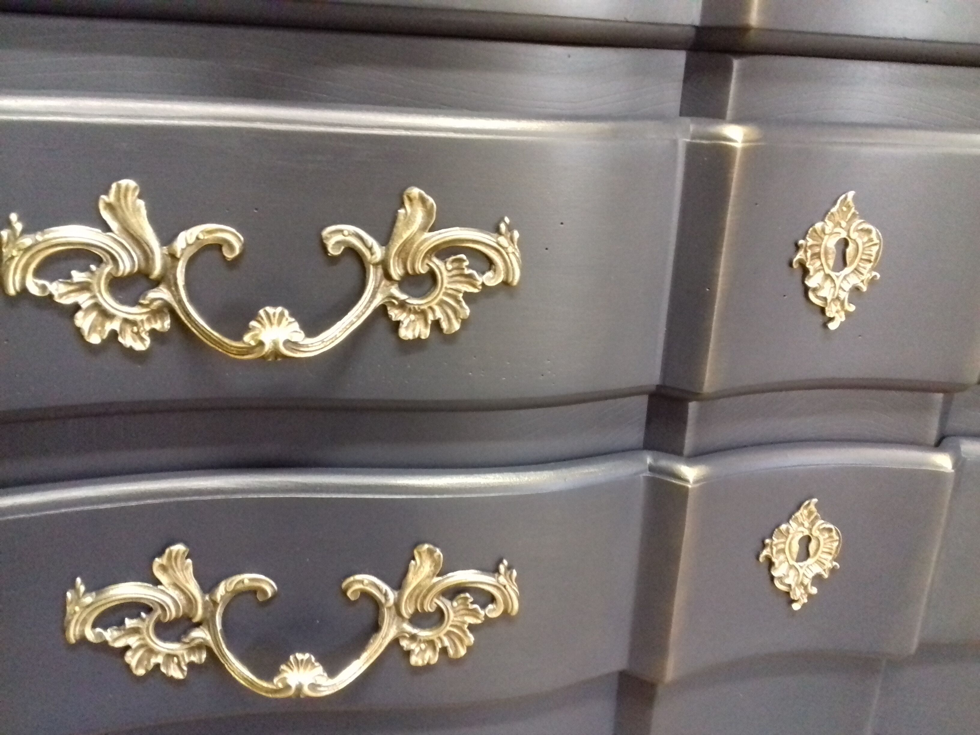 Commode arbalète