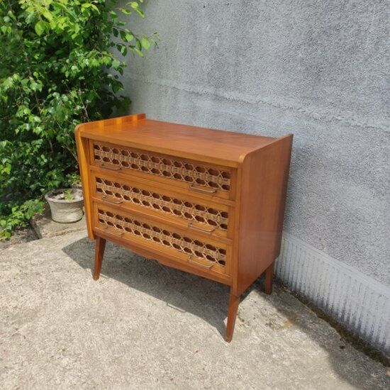 Vintage chest of drawers in wood and rattan