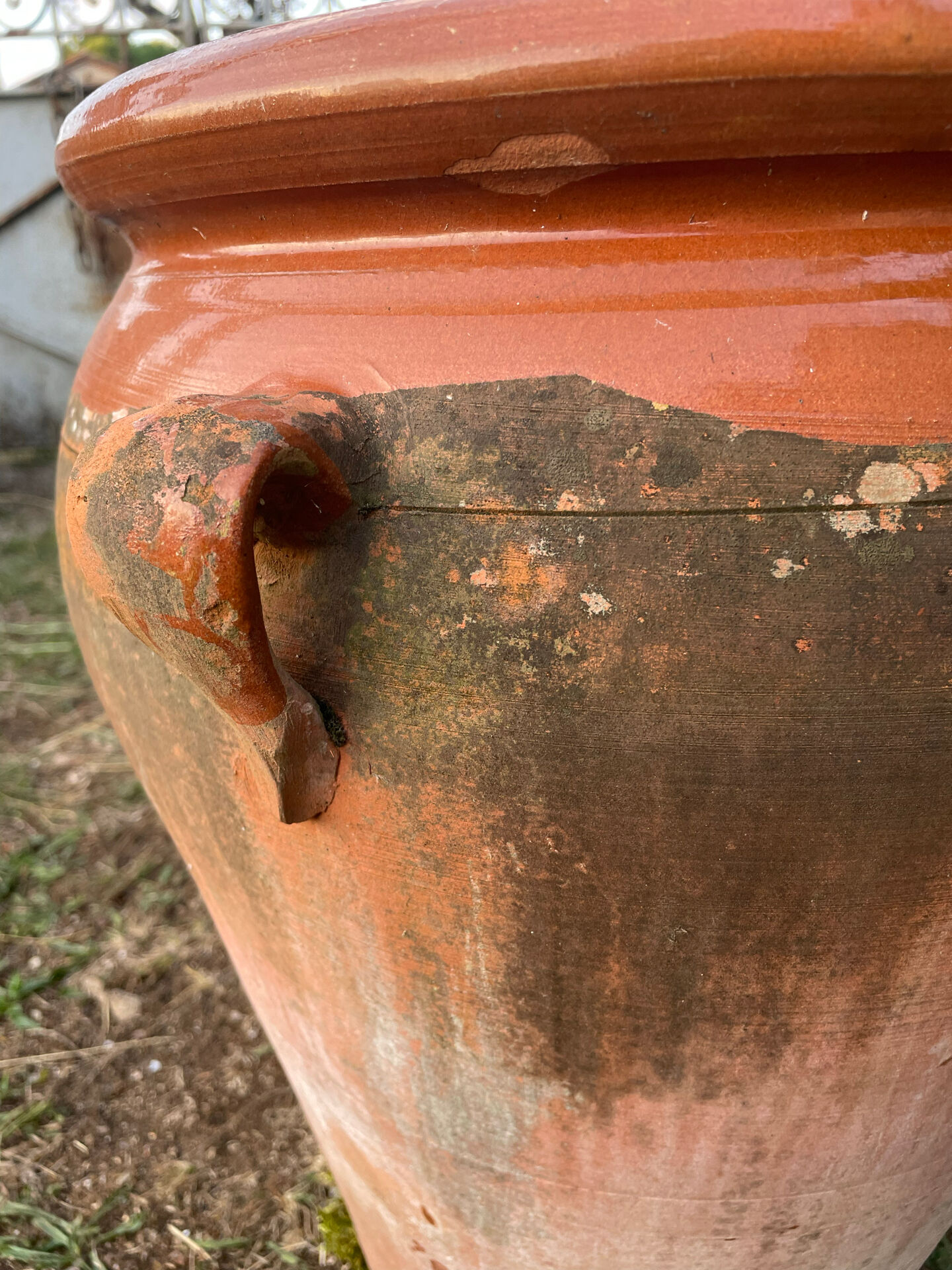 Large ancient jar in glazed terracotta – H. 56 cm