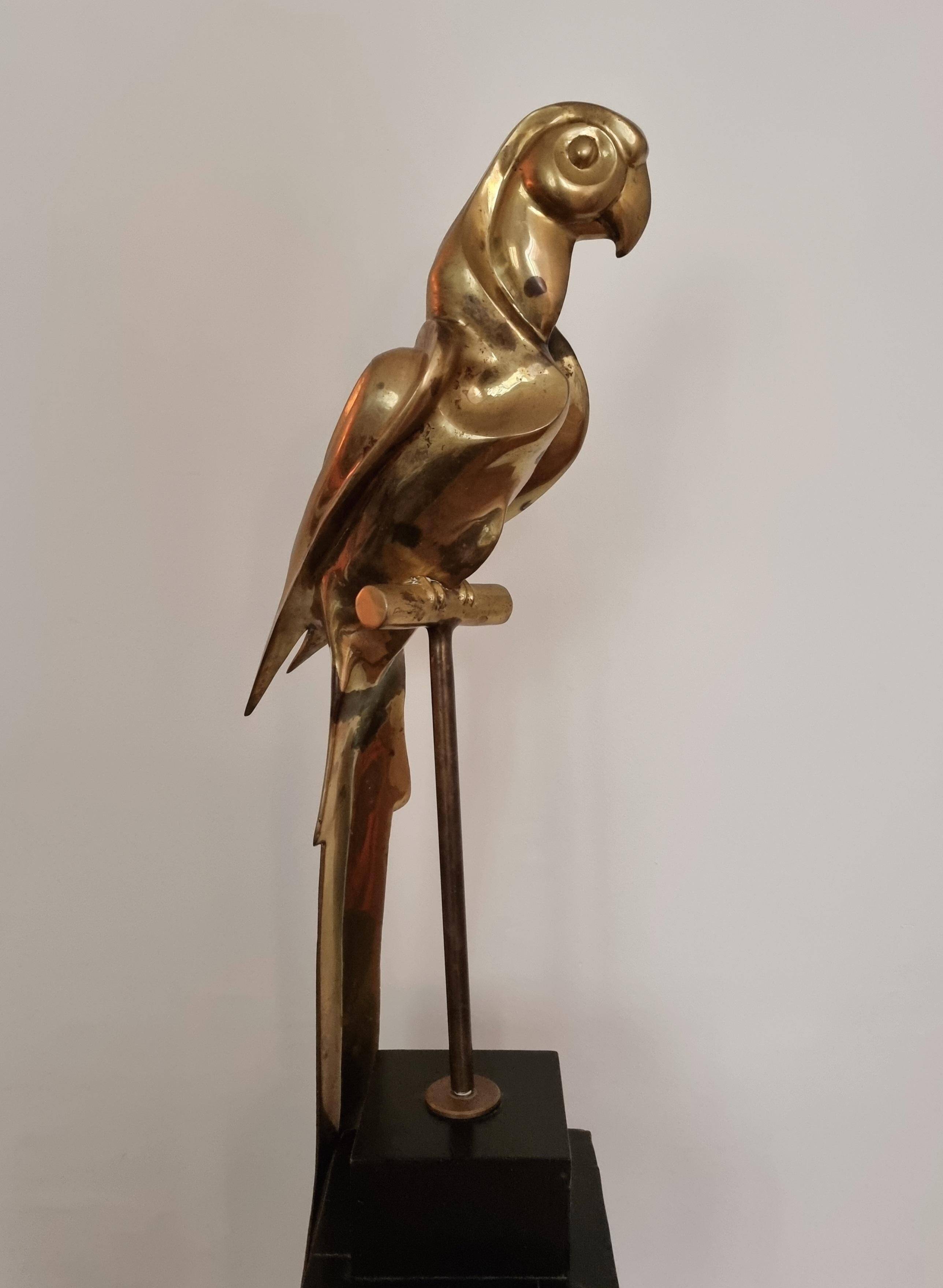 Decorative sculpture in solid brass representing a parrot, 1970s, Palm Beach/Hollywood Regency.