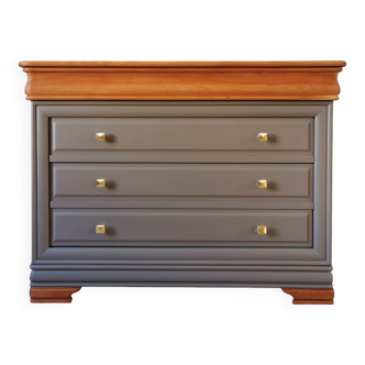 Cherry chest of drawers